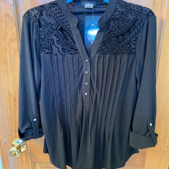 Black flowy blouse with a velvet embossed yoke -size small - Picture 2 of 6